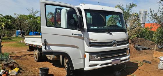 VOLKSWAGEN DELIVERY EXPRESS 3.0 TURBO DIESEL CHASSI 4X2 AUTOMÁTICO